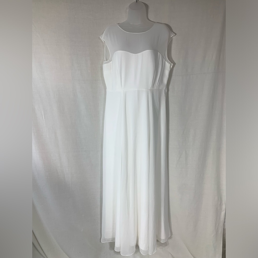Geade Bridal Elegant White Sleeveless long Dress Size Large